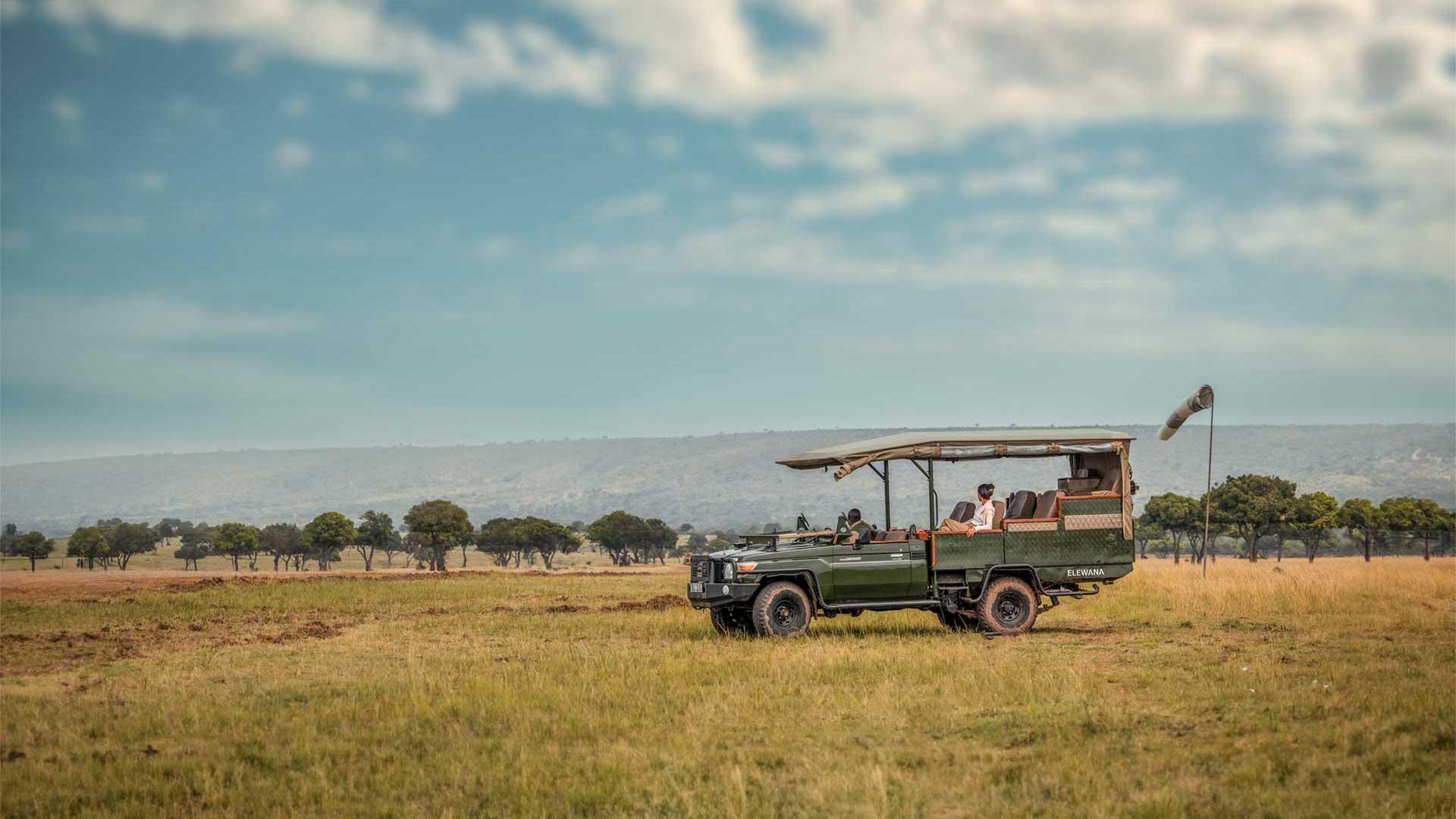 Sky-Safari-Plane-Elewana-Car